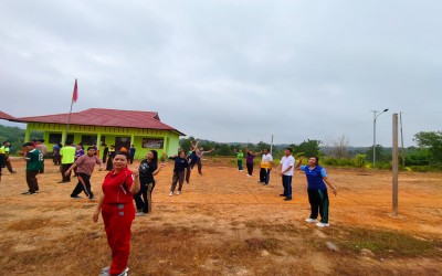 Kegiatan Senam Bersama Siswa dan Guru